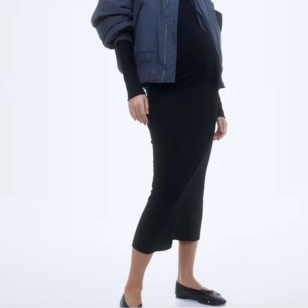 H&M maternity black skirt, size xs